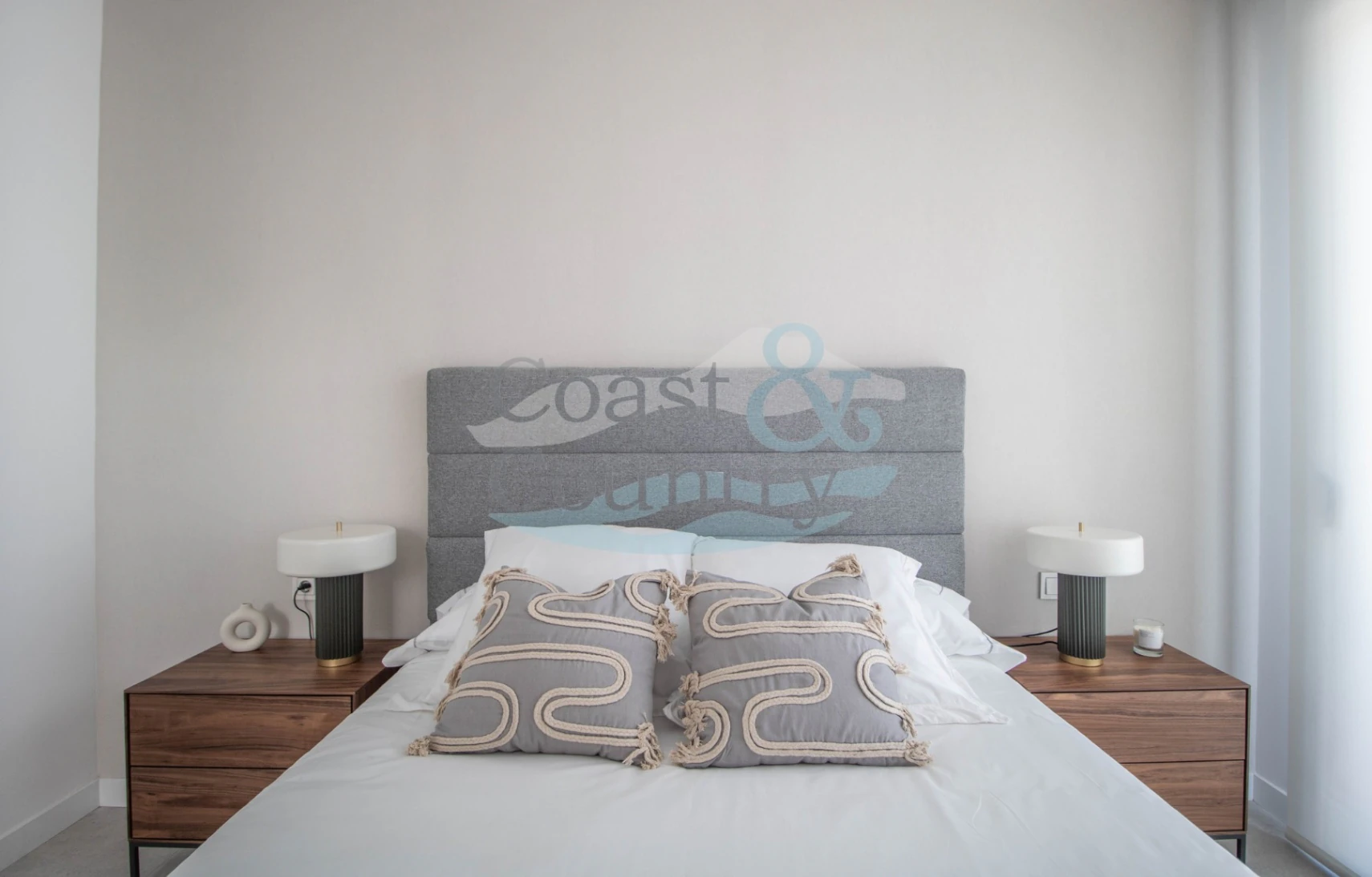 Modern Villa with Pool and Garden in Finestrat