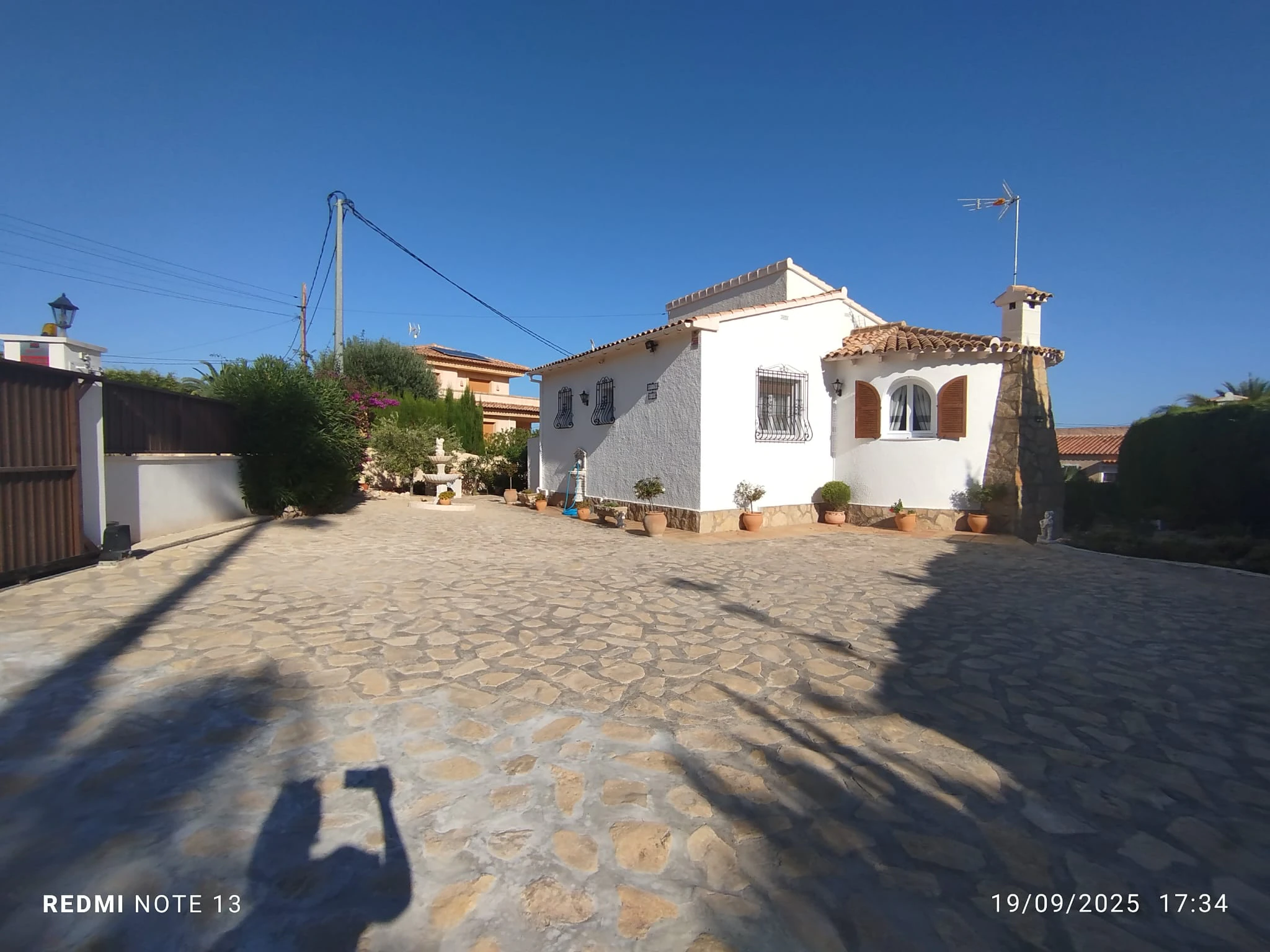 Villa for sale with 3 bedrooms and a pool in Calpe, Alicante.