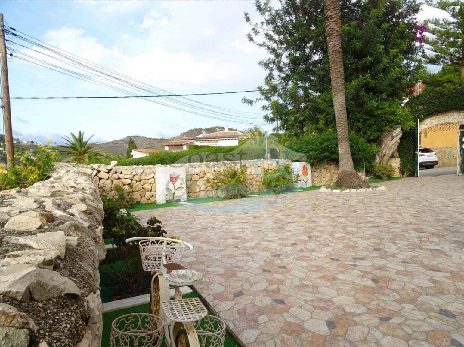 Villa with Independent Apartments and Panoramic Views