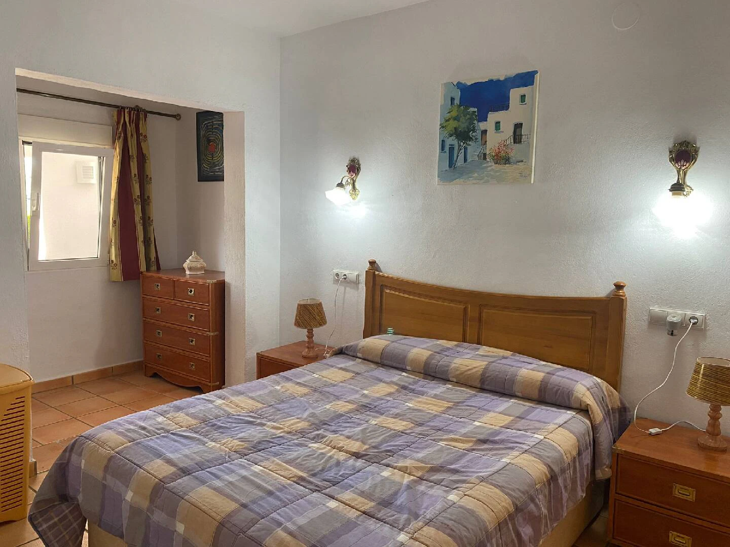 HALFVRIJSTAAND HUIS IN MORAIRA