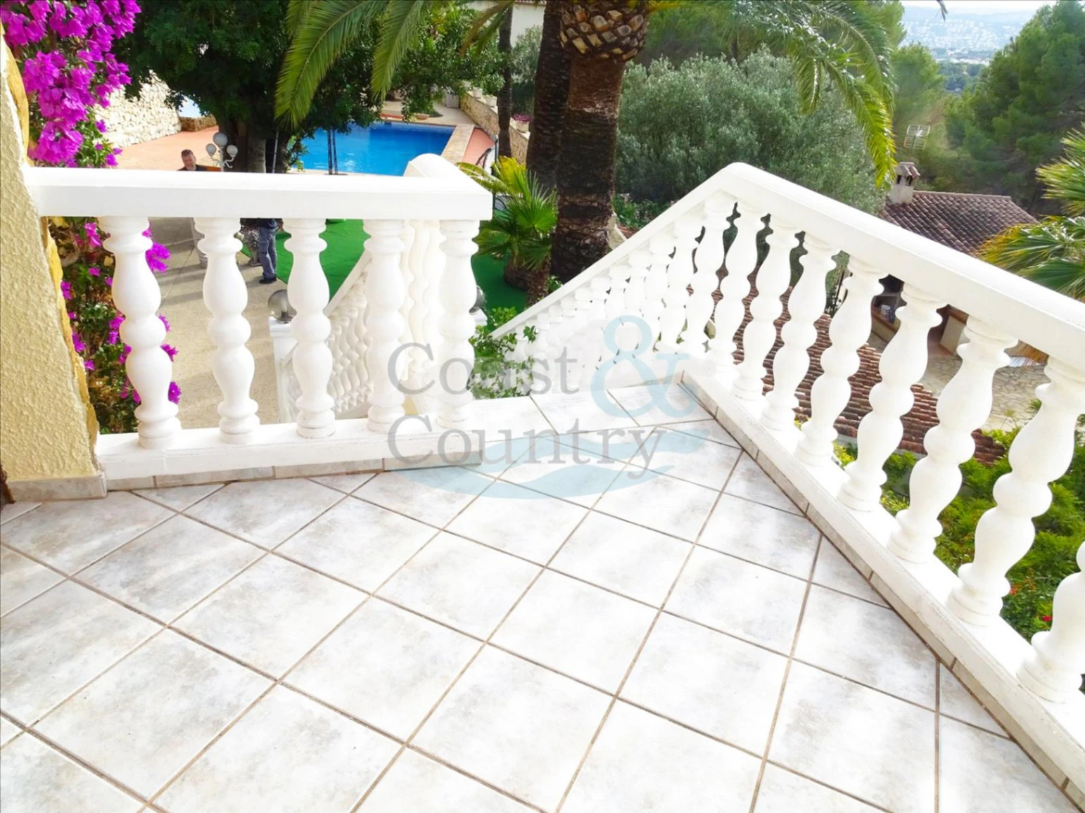 Villa with Independent Apartments and Panoramic Views