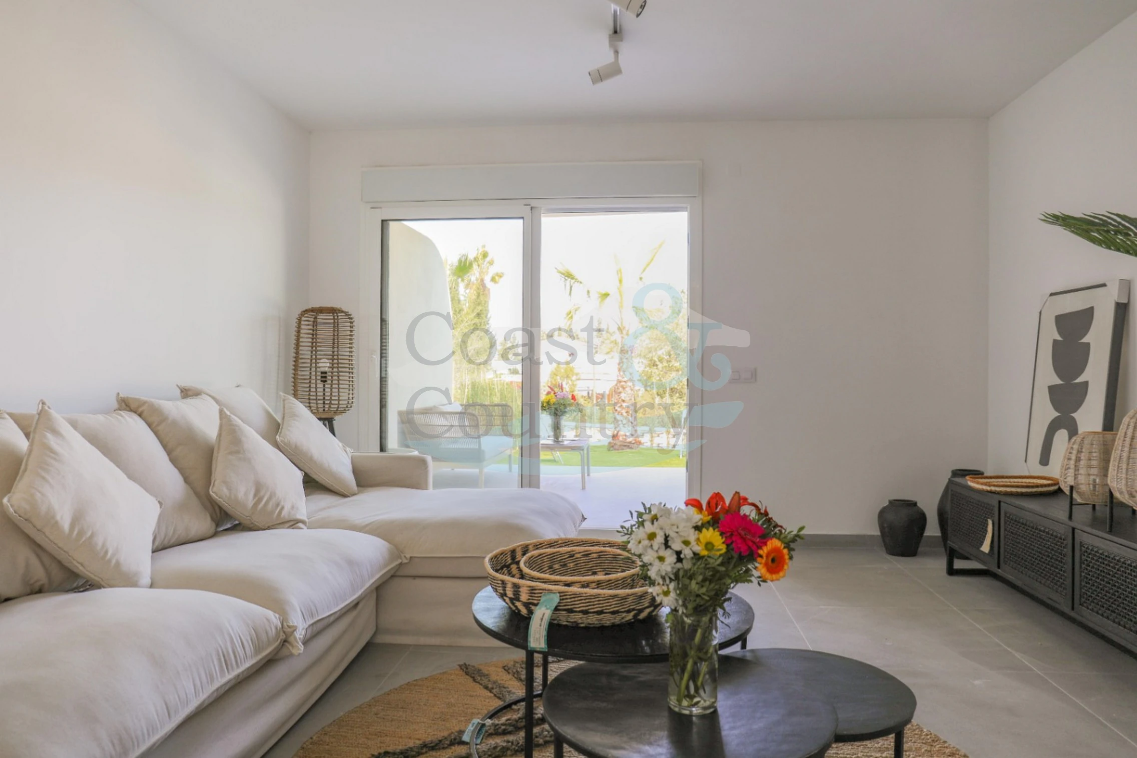 Elegant ground floor flat with private garden Dénia