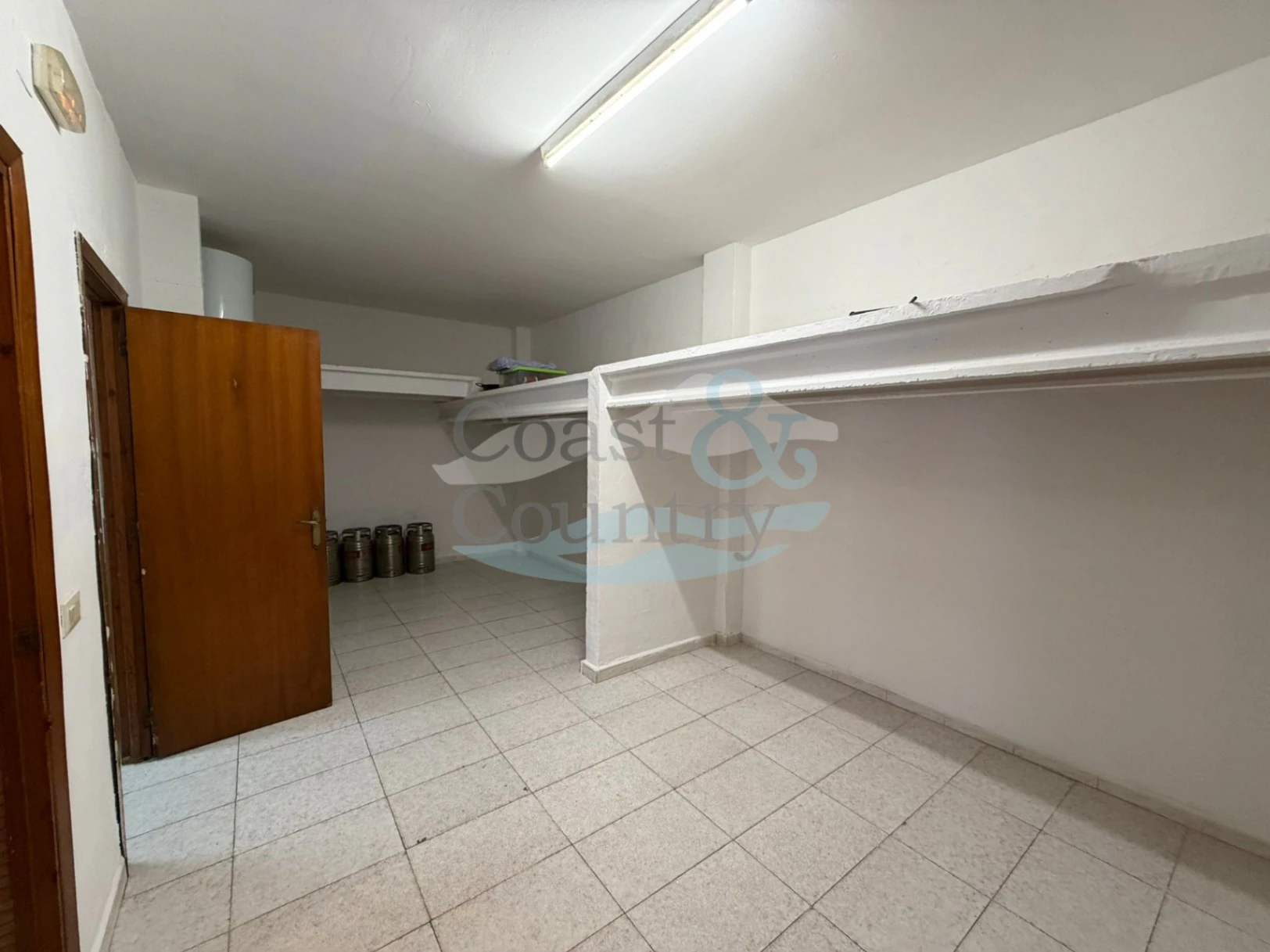 Commercieel te koop in Moraira - 81 m² met airconditioning