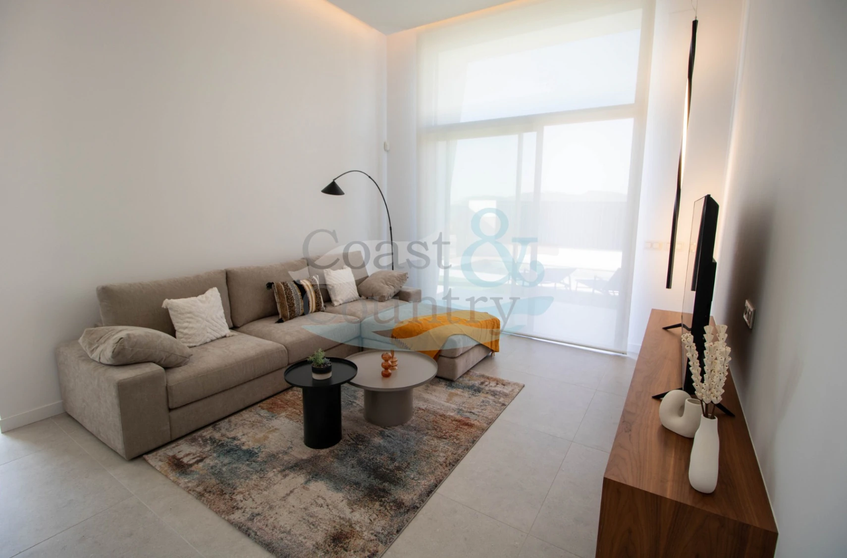 Modern Villa with Pool and Garden in Finestrat