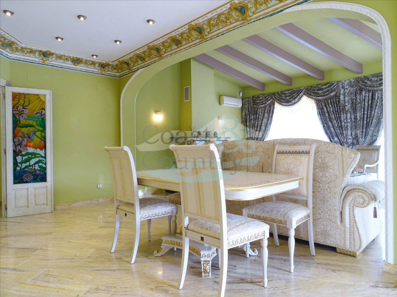 Villa with Independent Apartments and Panoramic Views