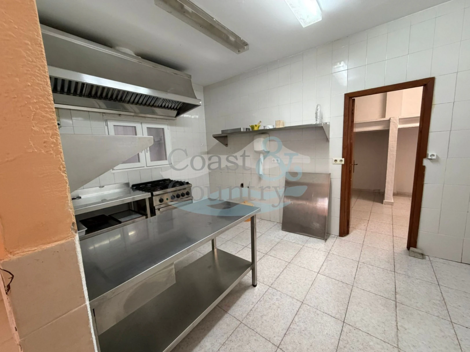 Commercieel te koop in Moraira - 81 m² met airconditioning
