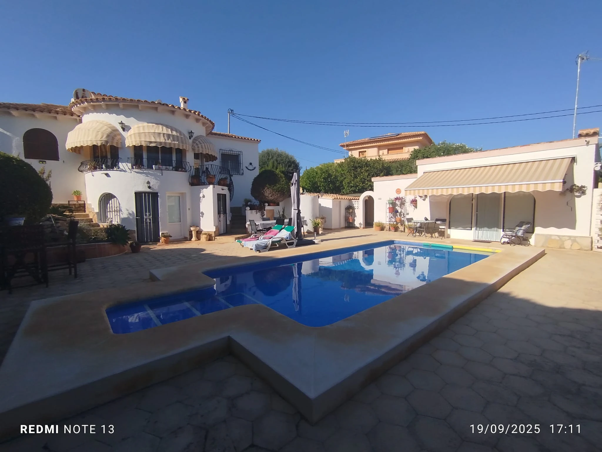 Villa for sale with 3 bedrooms and a pool in Calpe, Alicante.