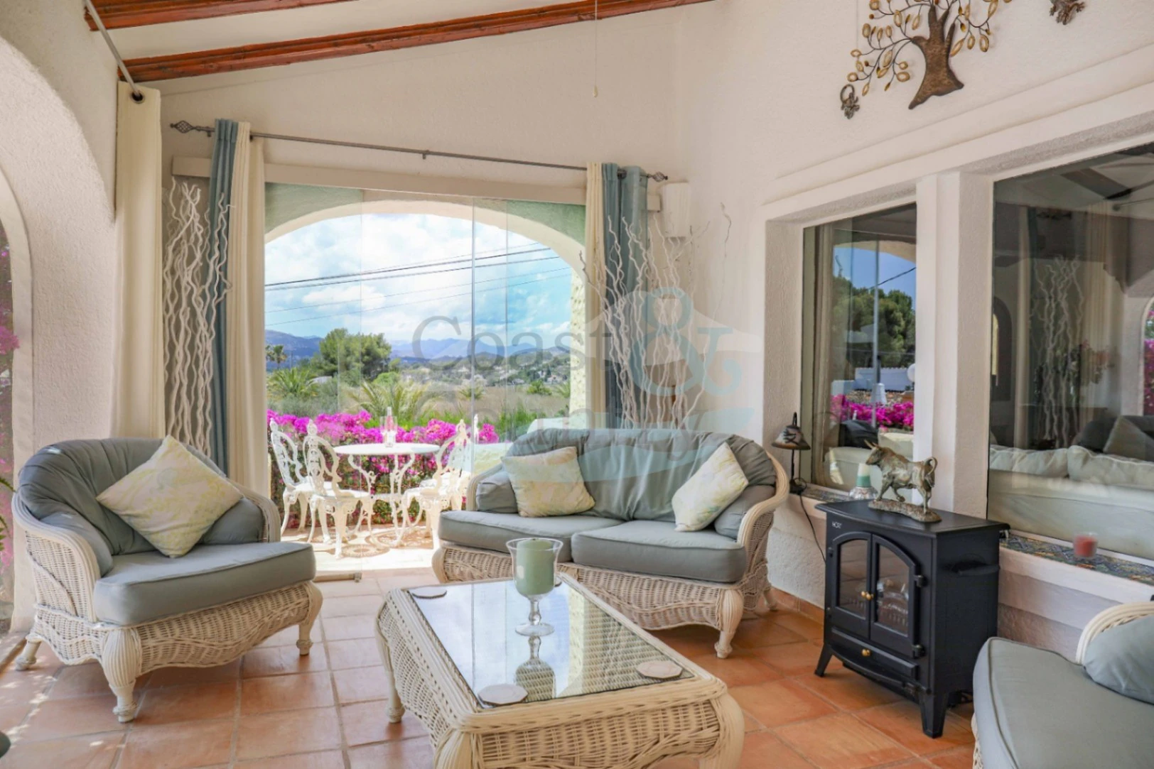 Prachtige villa op Montgo: weids uitzicht en tijdloze elegantie
