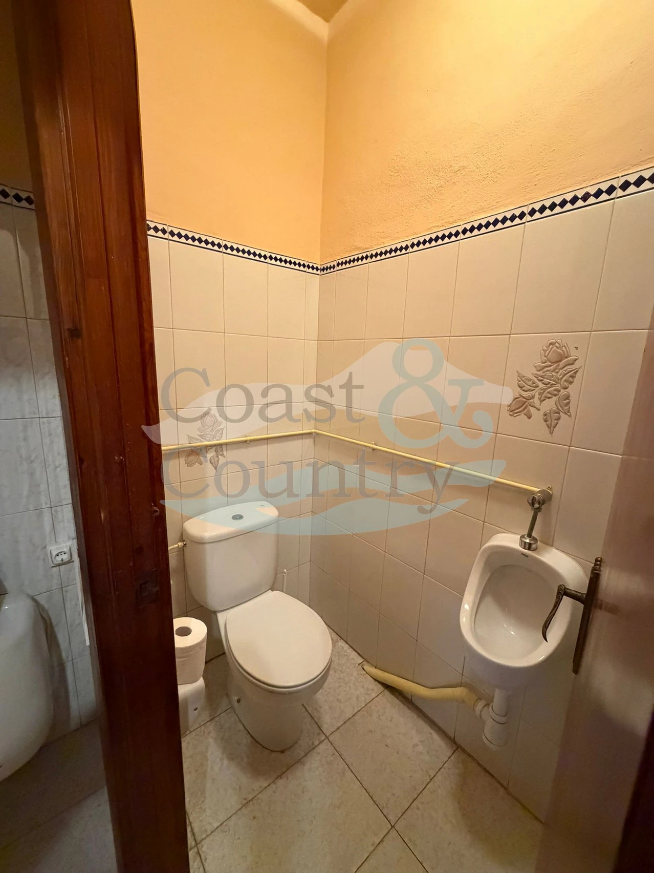 Commercieel te koop in Moraira - 81 m² met airconditioning