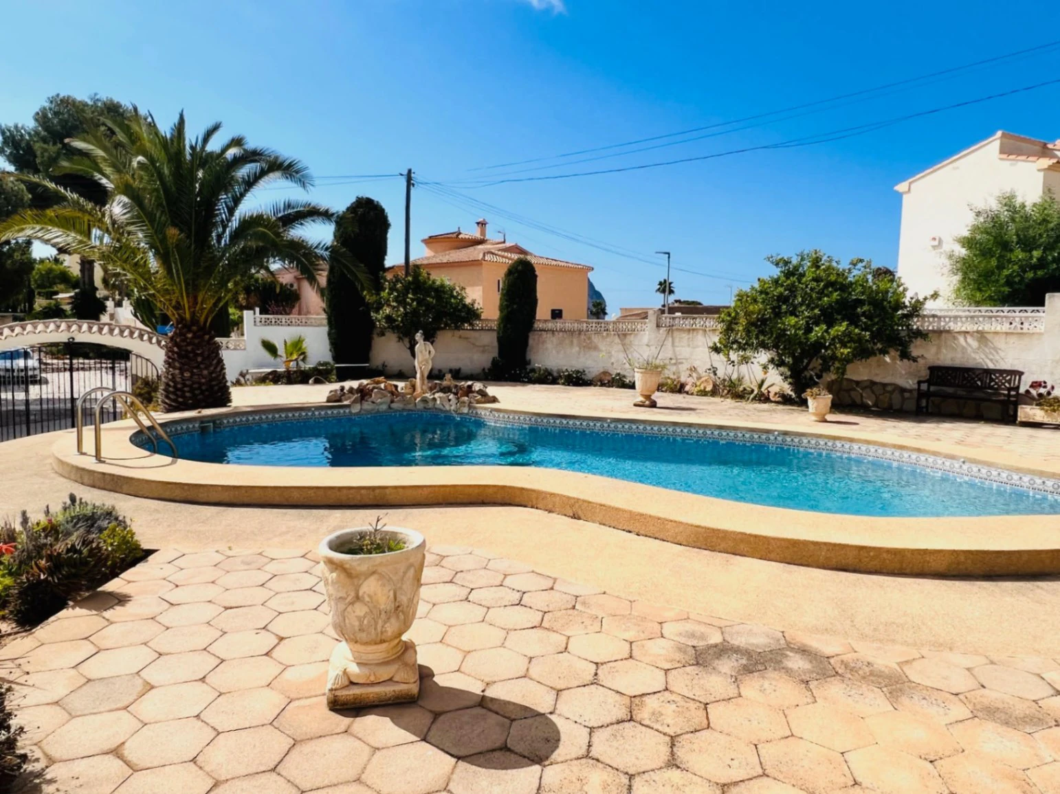 Charmante villa met zwembad te koop - Benissa