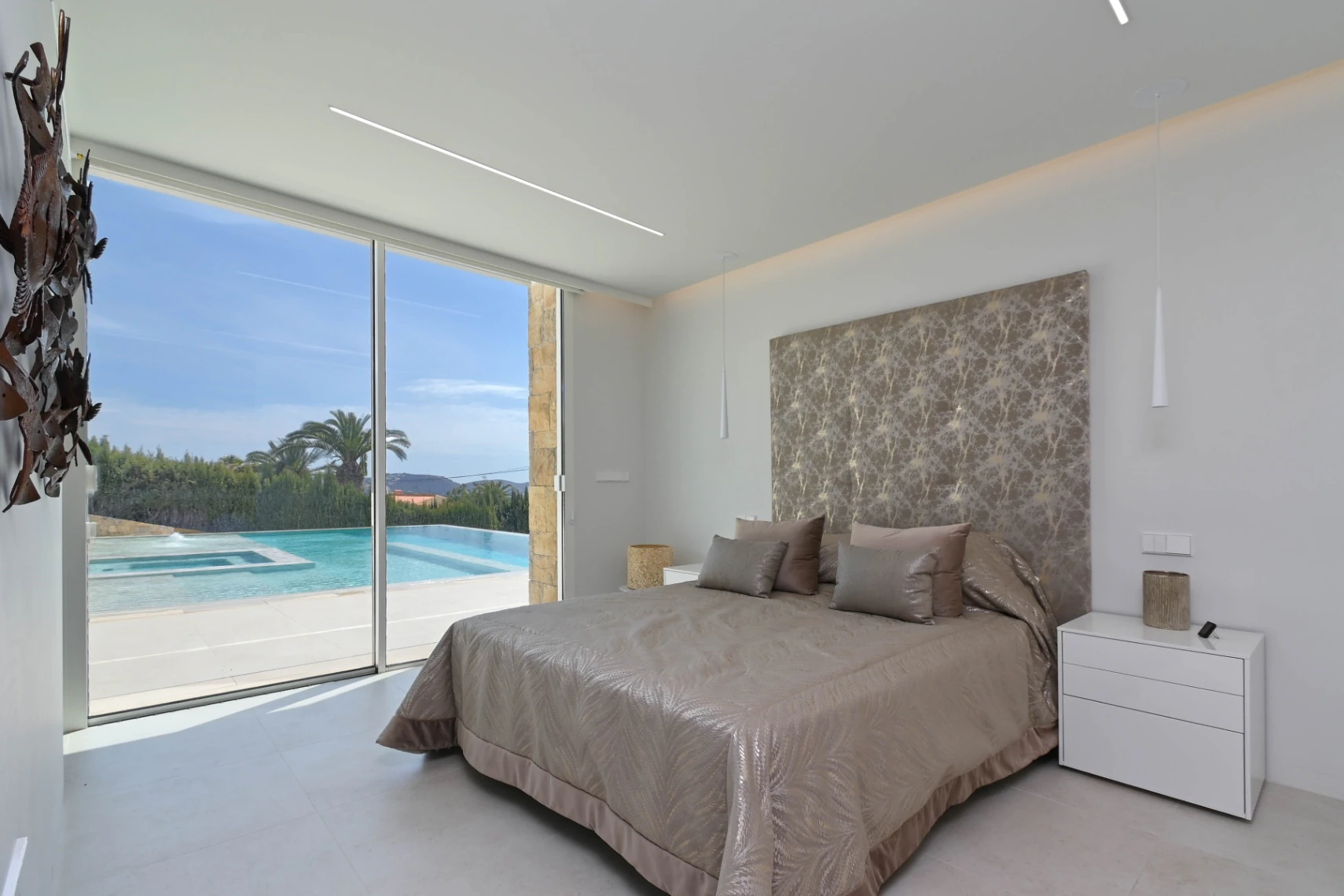 Lyxig modern villa med havsutsikt i Moraira