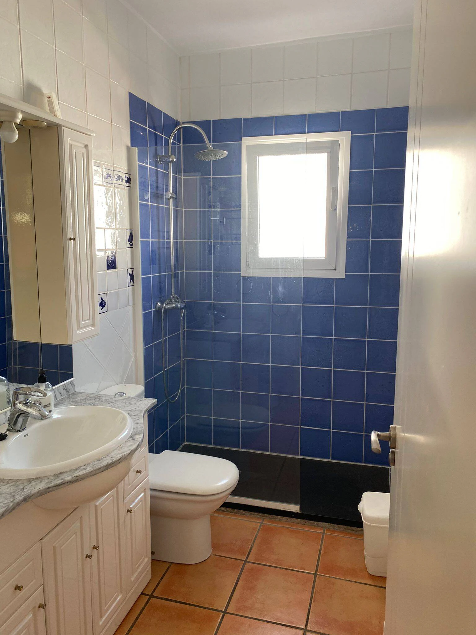 HALFVRIJSTAAND HUIS IN MORAIRA