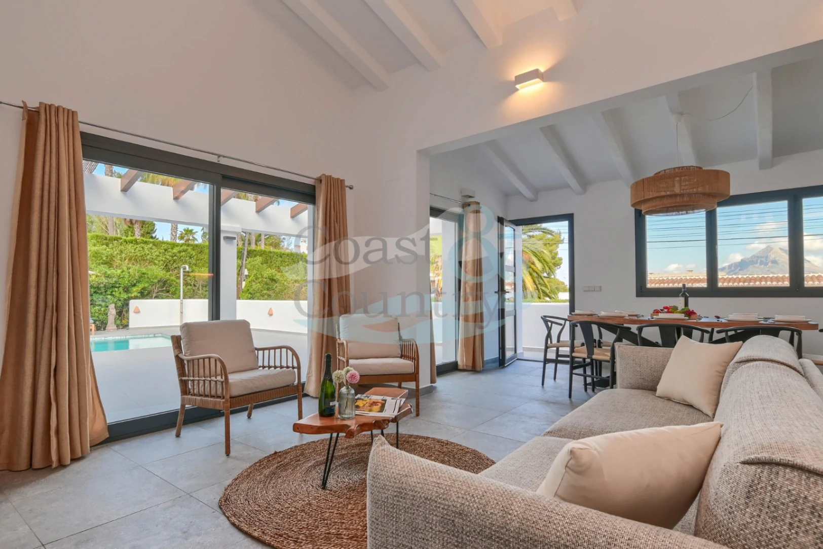 Extraordinaria villa recién renovada Javea