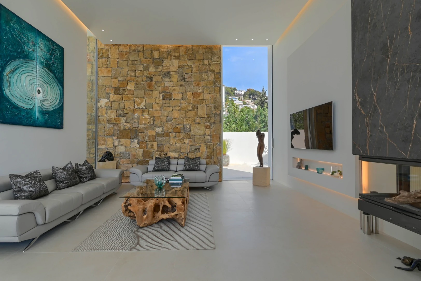 Lyxig modern villa med havsutsikt i Moraira