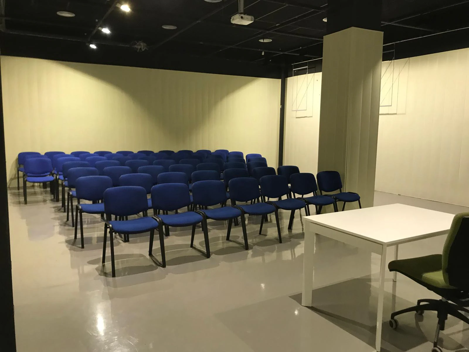 GREAT COMMERCIAL SPACE OPPORTUNITY FOR MULTIPLE USES WITH AN INCREDIBLE LOCATION