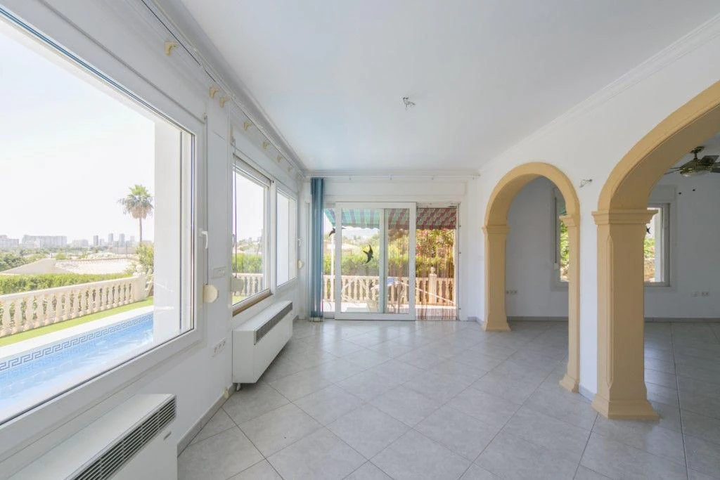 Charming 3-Bedroom Casa with Private Pool in Calpe