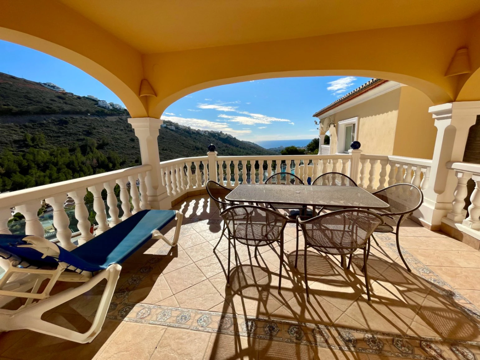 Your Mediterranean retreat. Villa with sea views in Benitachell