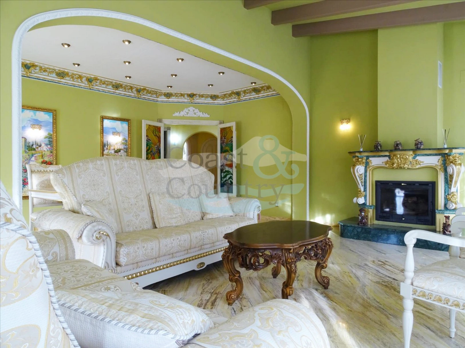 Villa with Independent Apartments and Panoramic Views