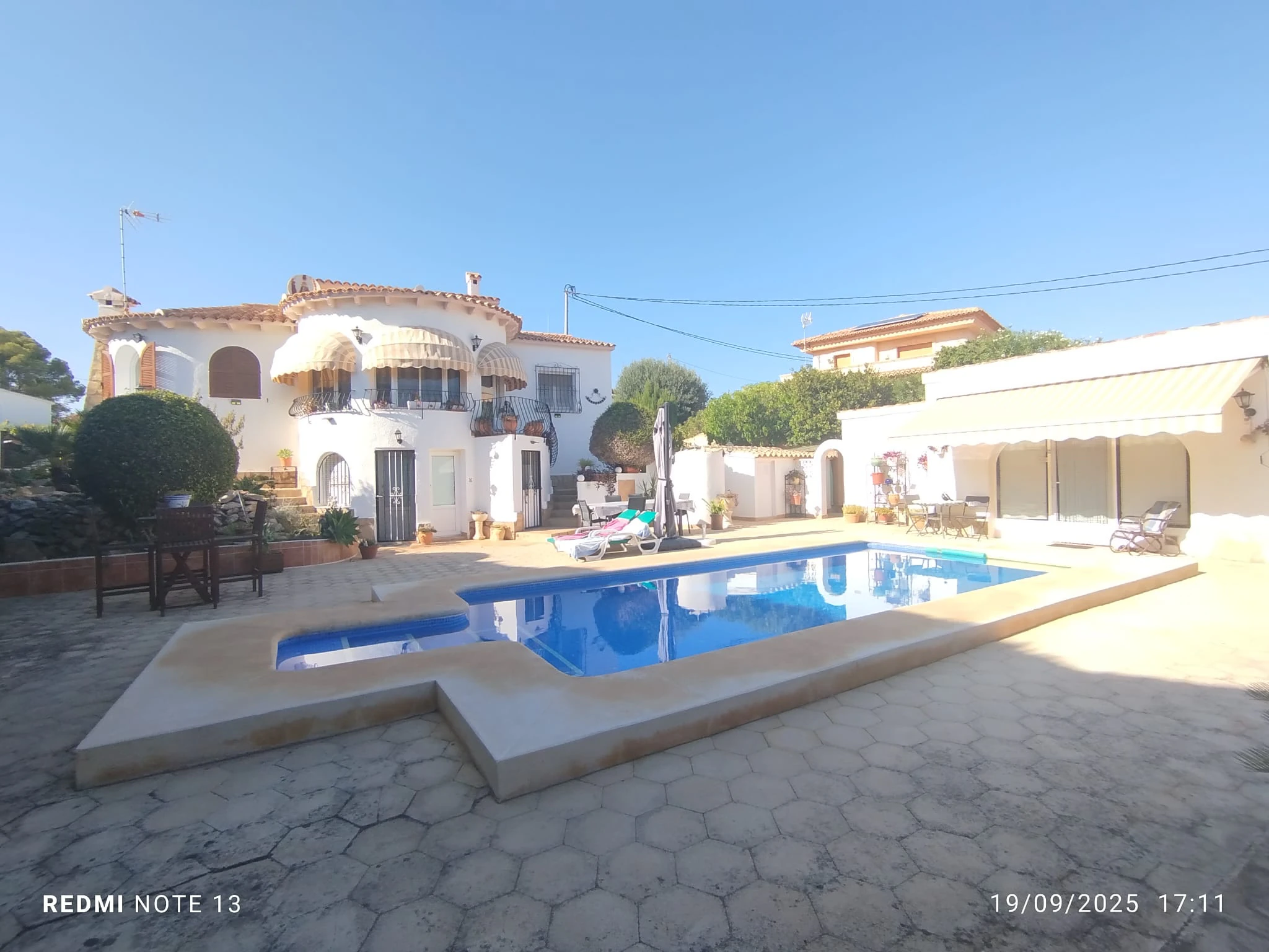Villa for sale with 3 bedrooms and a pool in Calpe, Alicante.