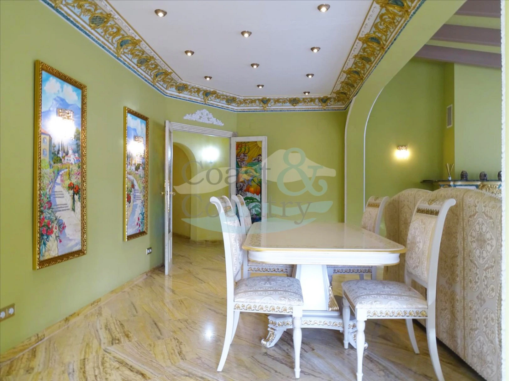Villa with Independent Apartments and Panoramic Views