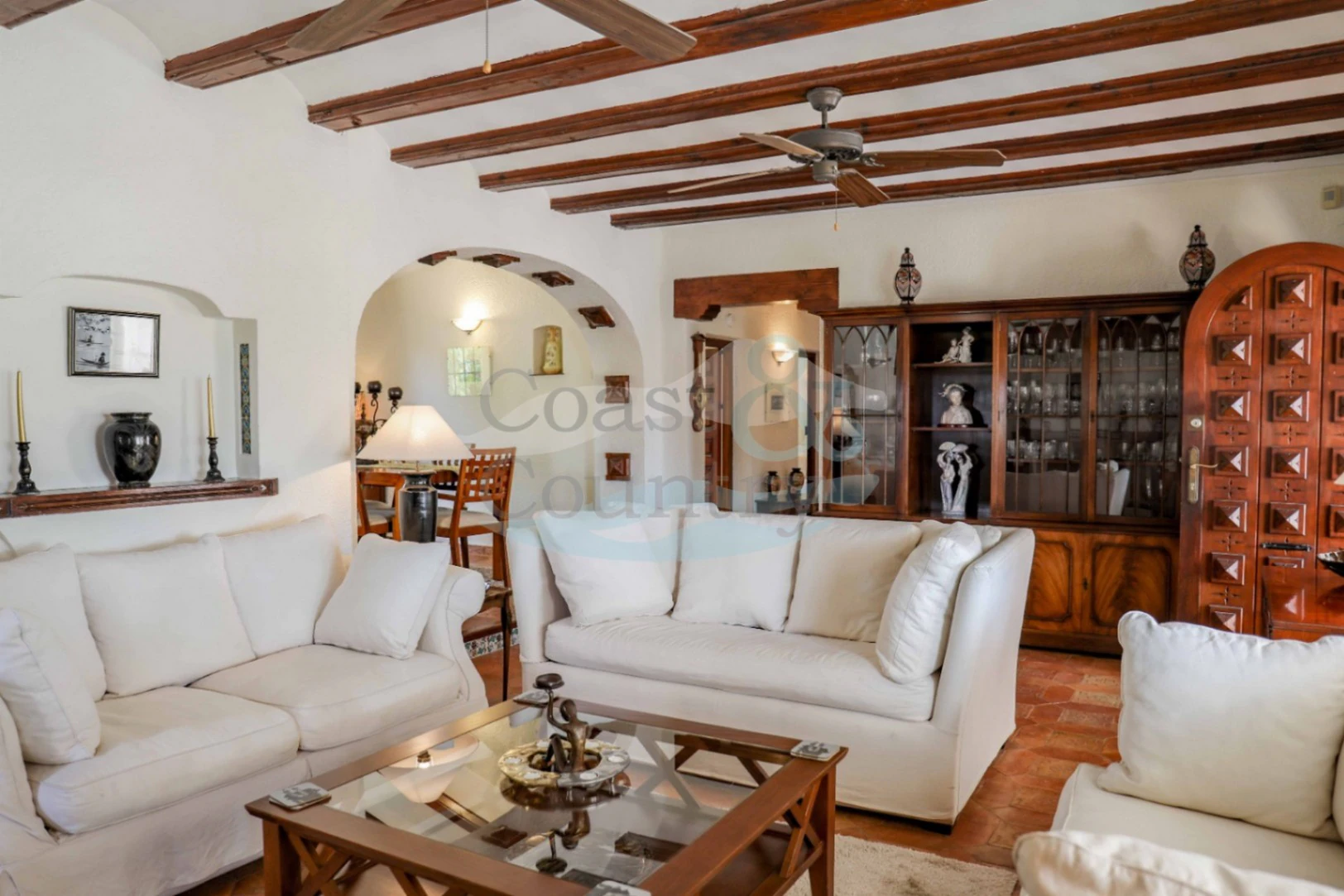Prachtige villa op Montgo: weids uitzicht en tijdloze elegantie