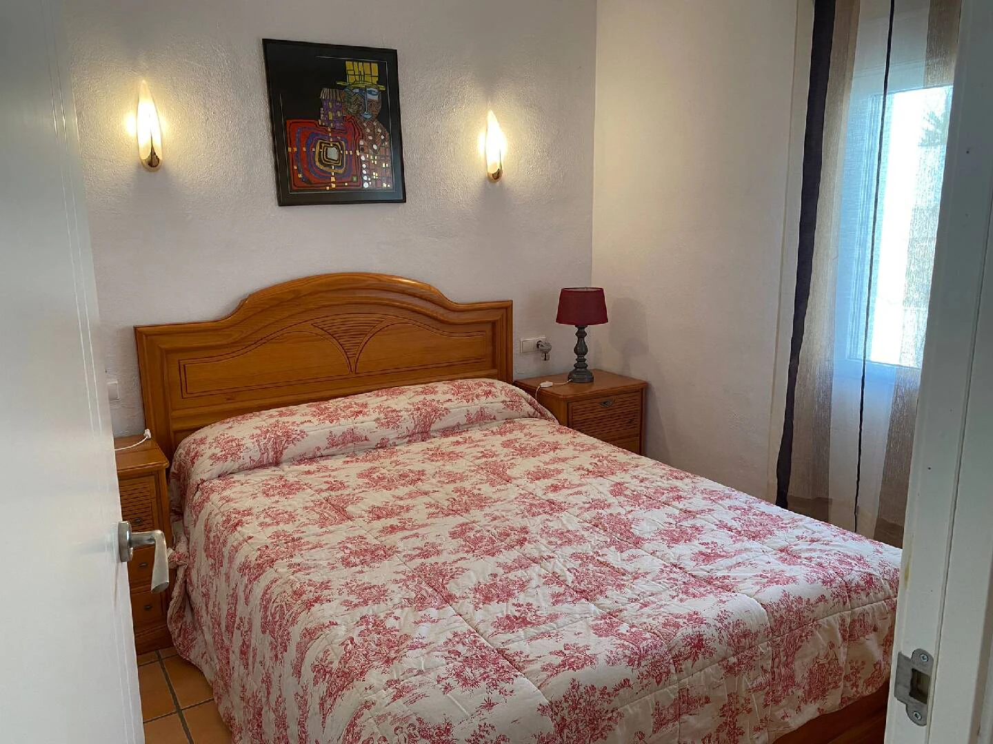 HALFVRIJSTAAND HUIS IN MORAIRA