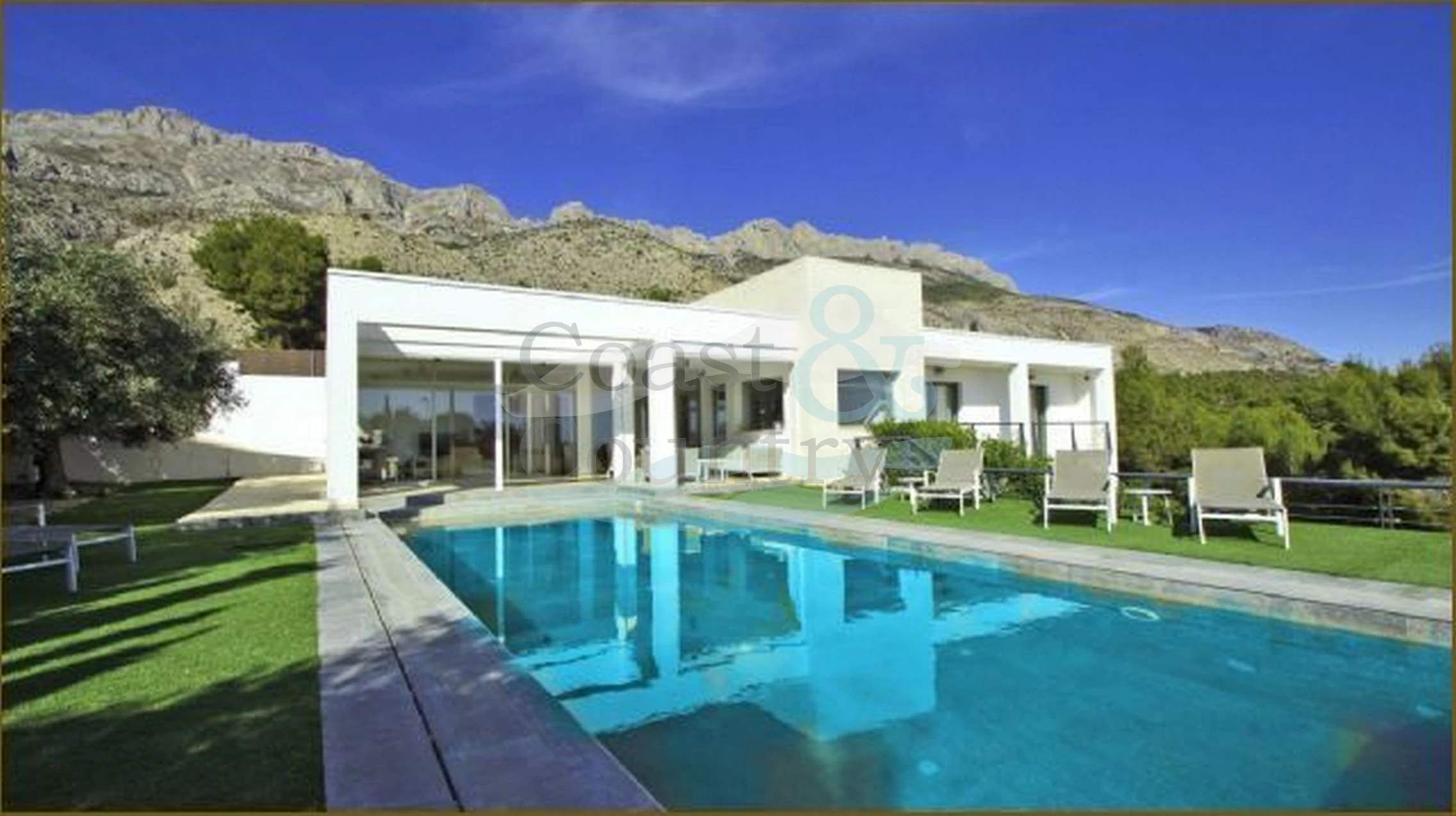 Élégante villa moderne à Altea la Vella vue sur la mer