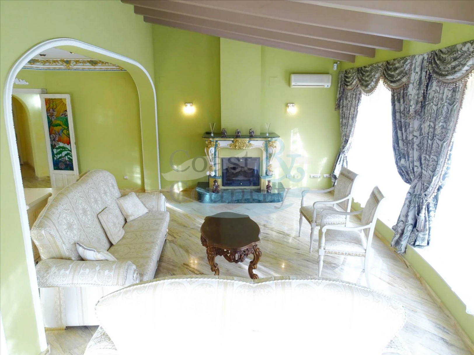 Villa with Independent Apartments and Panoramic Views