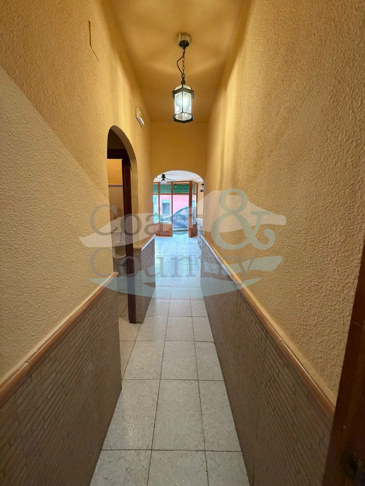 Commercieel te koop in Moraira - 81 m² met airconditioning