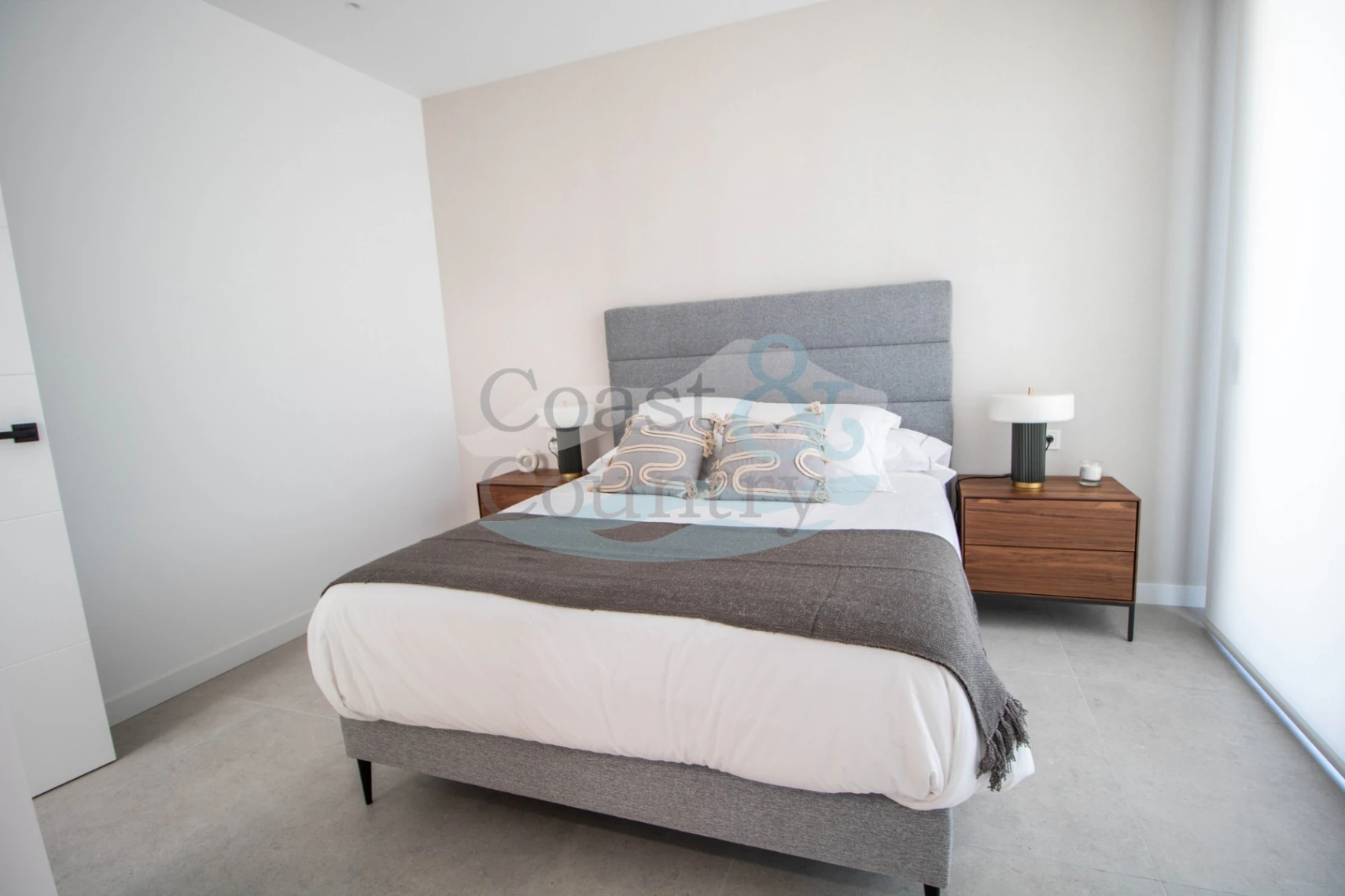 Modern Villa with Pool and Garden in Finestrat