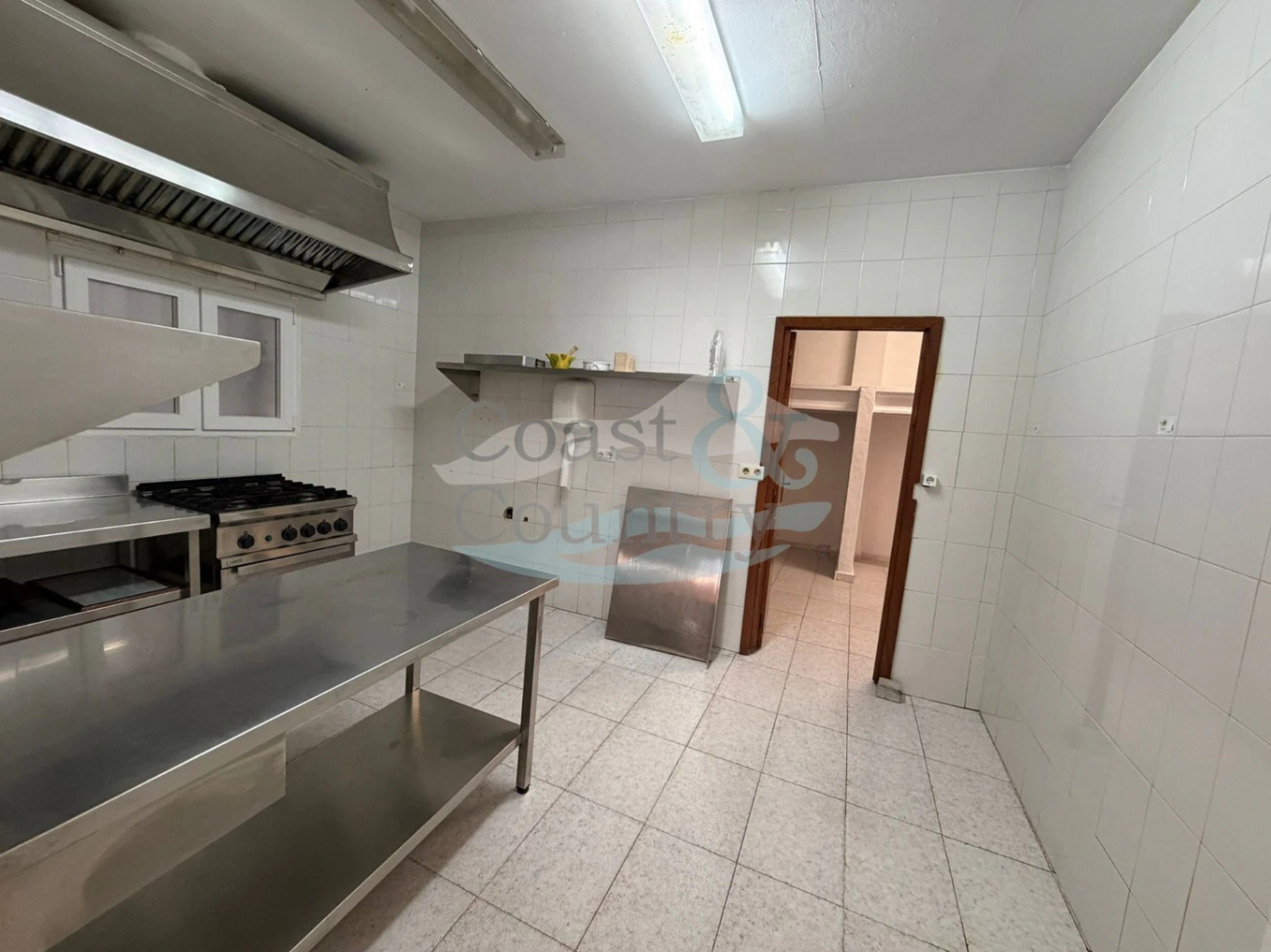 Commercieel te koop in Moraira - 81 m² met airconditioning