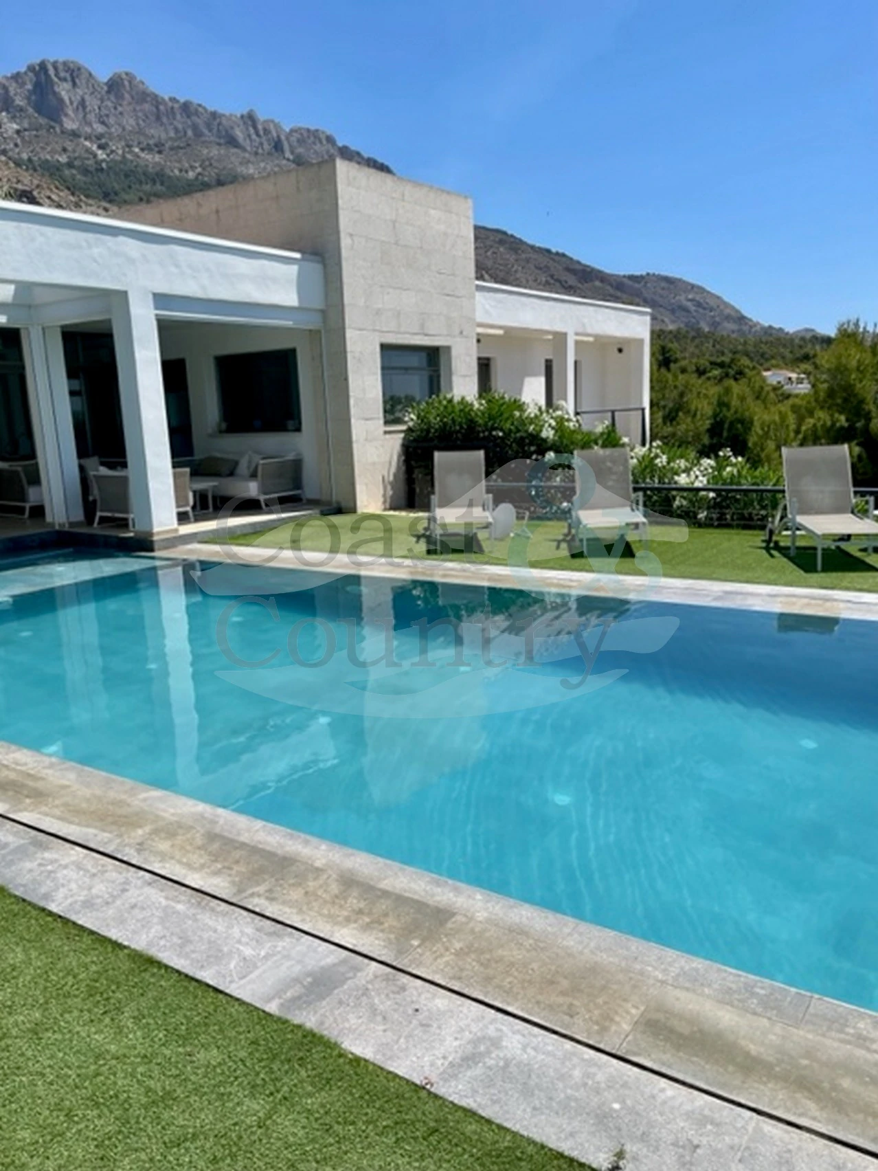 Élégante villa moderne à Altea la Vella vue sur la mer