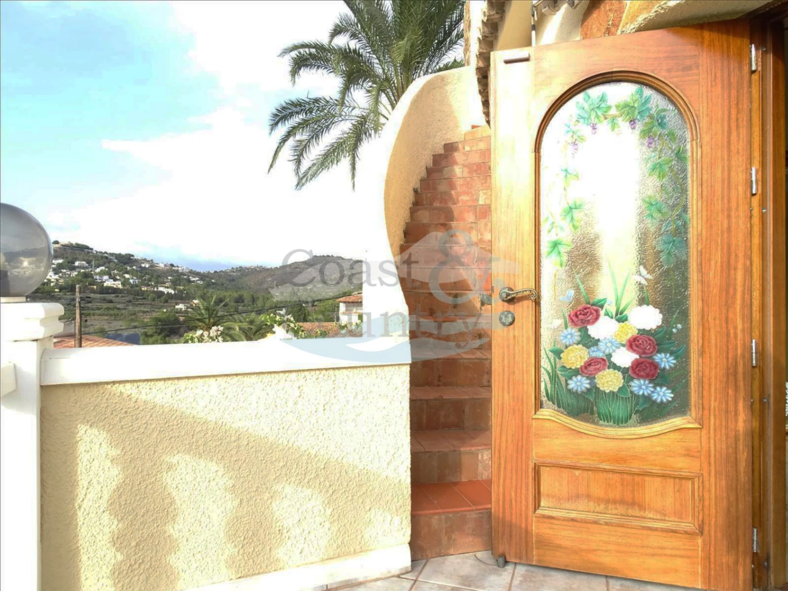Villa with Independent Apartments and Panoramic Views