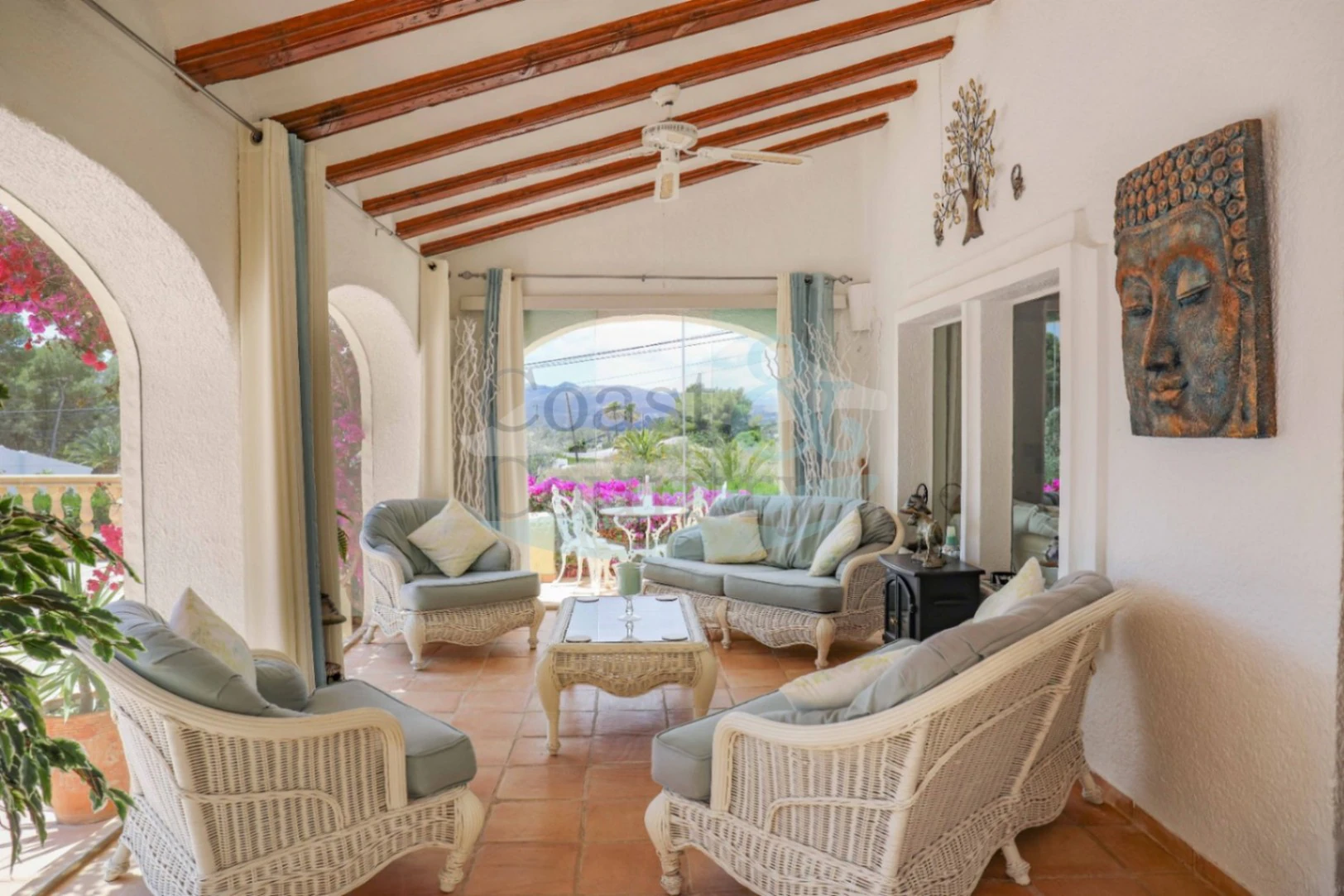 Prachtige villa op Montgo: weids uitzicht en tijdloze elegantie