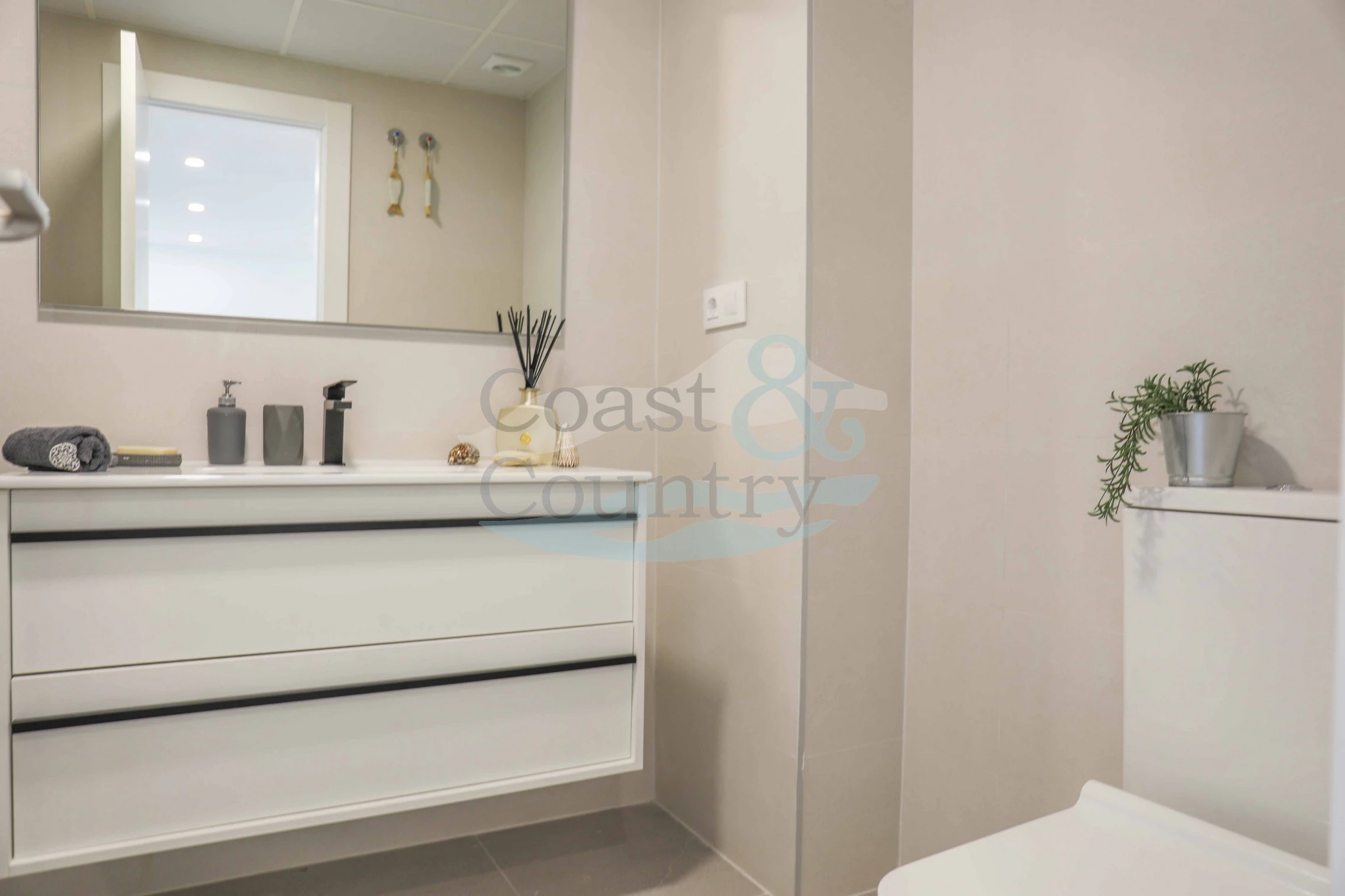 Elegant ground floor flat with private garden Dénia