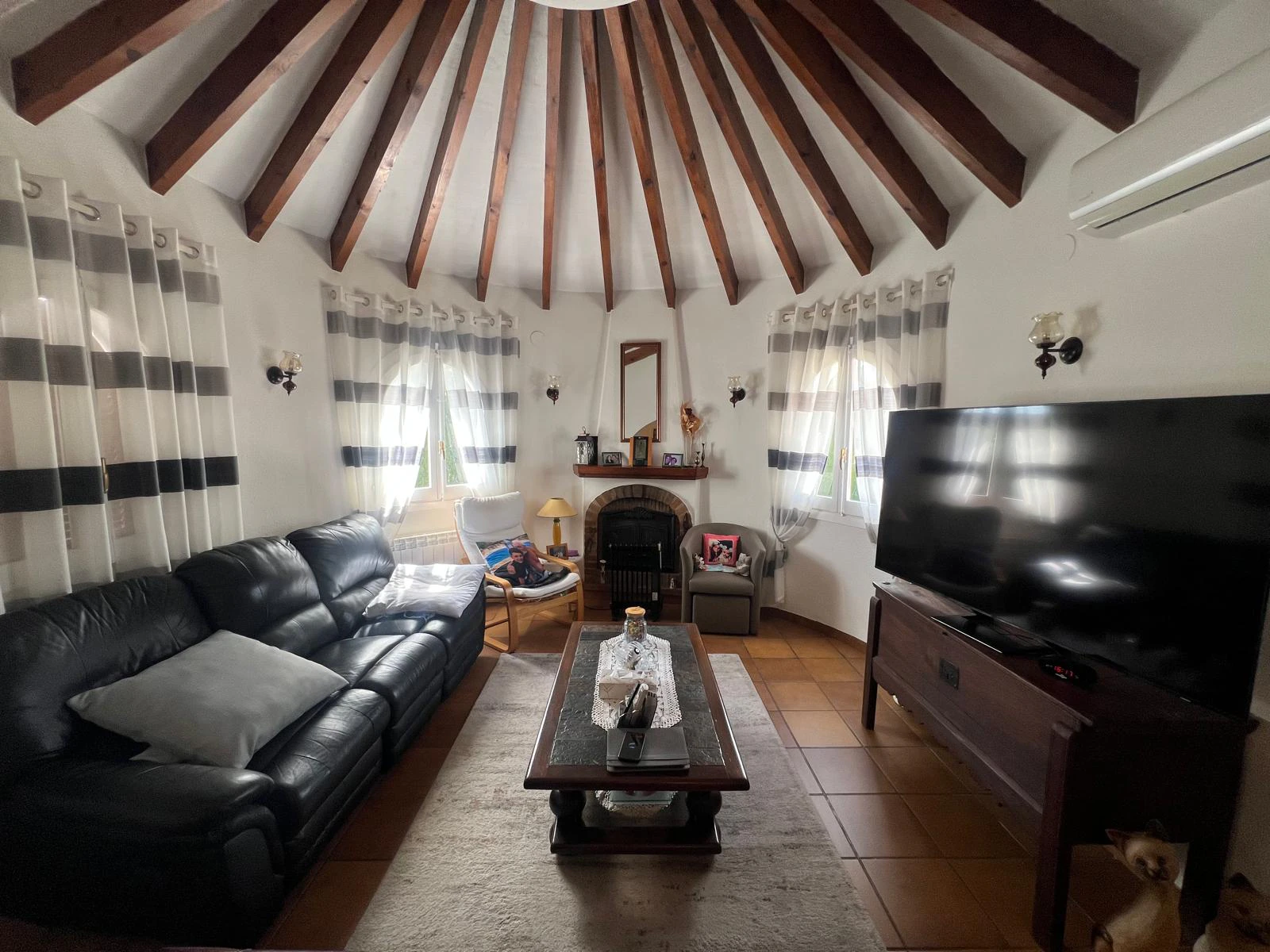 Villa for sale with 3 bedrooms and a pool in Calpe, Alicante.
