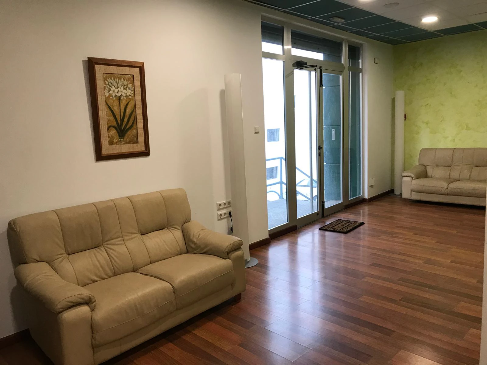 GREAT COMMERCIAL SPACE OPPORTUNITY FOR MULTIPLE USES WITH AN INCREDIBLE LOCATION