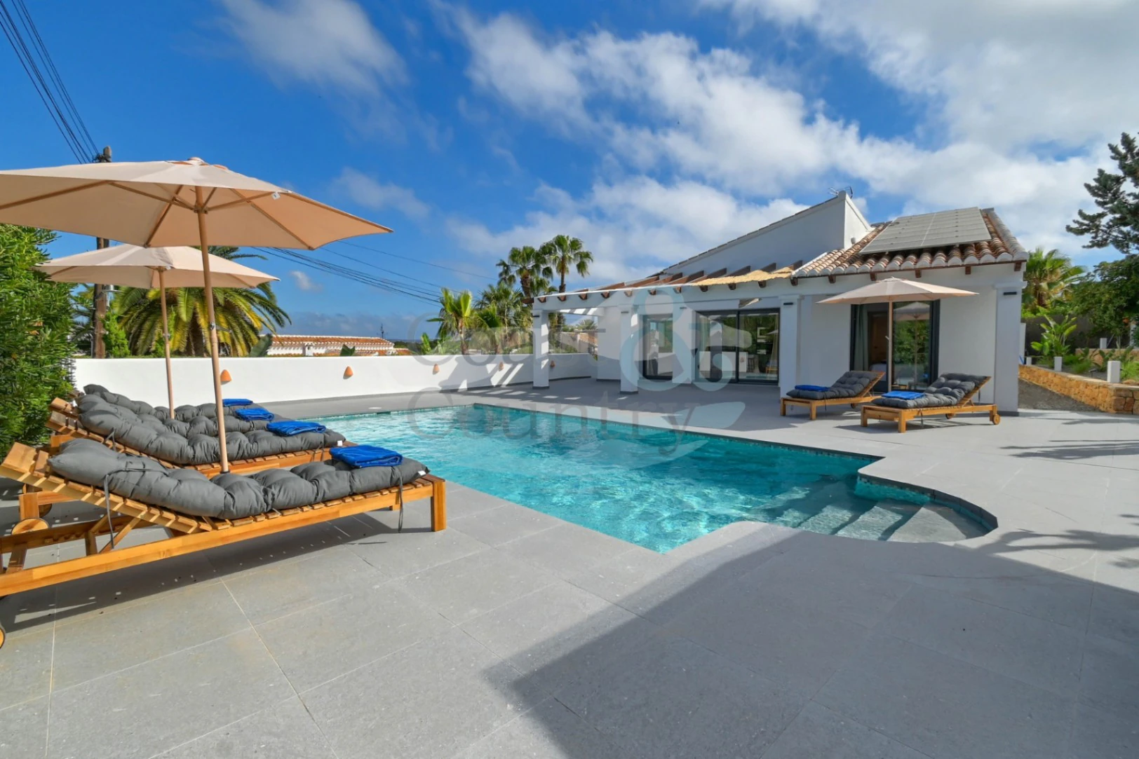Extraordinaria villa recién renovada Javea
