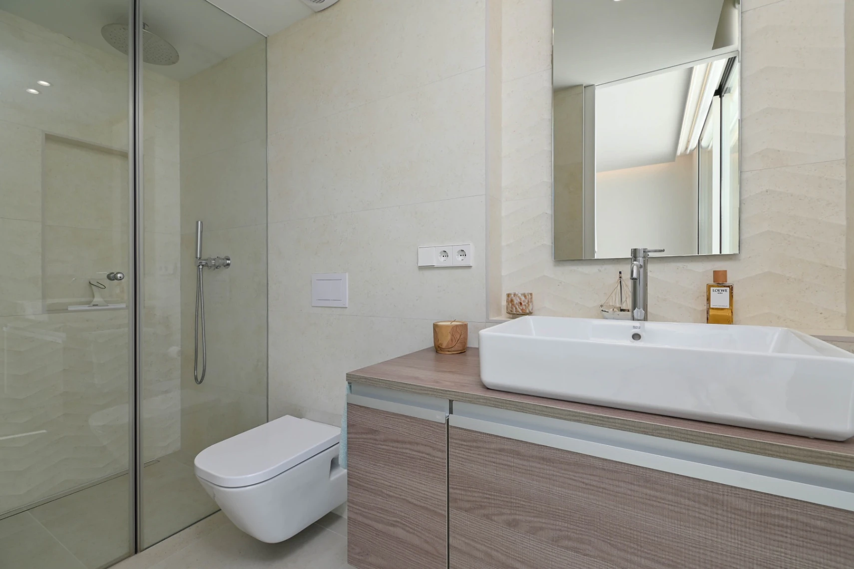 Lyxig modern villa med havsutsikt i Moraira
