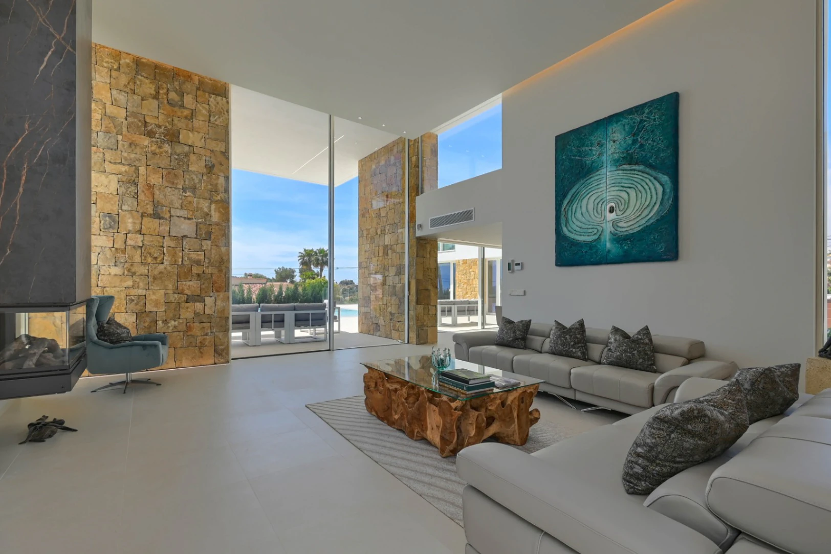 Lyxig modern villa med havsutsikt i Moraira