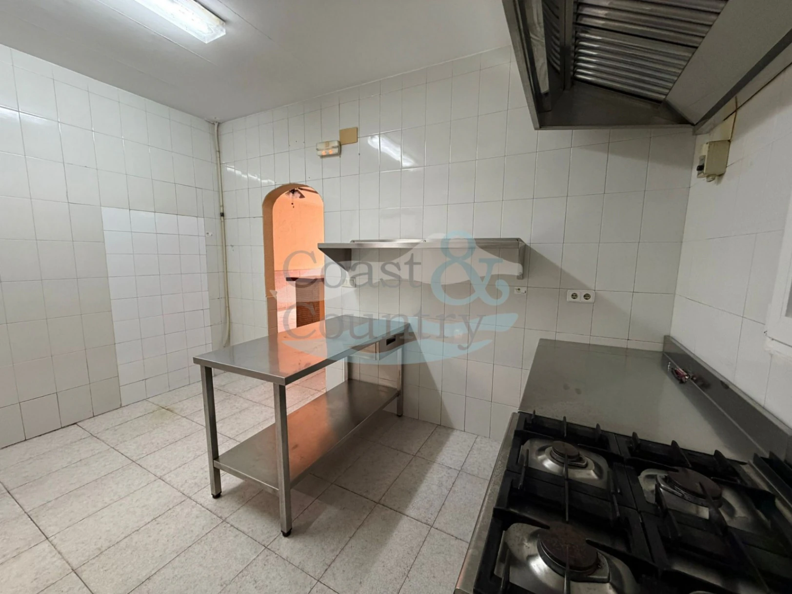 Commercieel te koop in Moraira - 81 m² met airconditioning