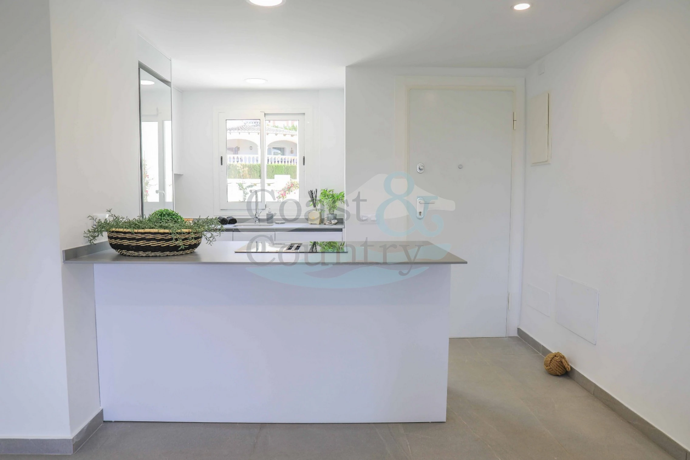 Elegant ground floor flat with private garden Dénia