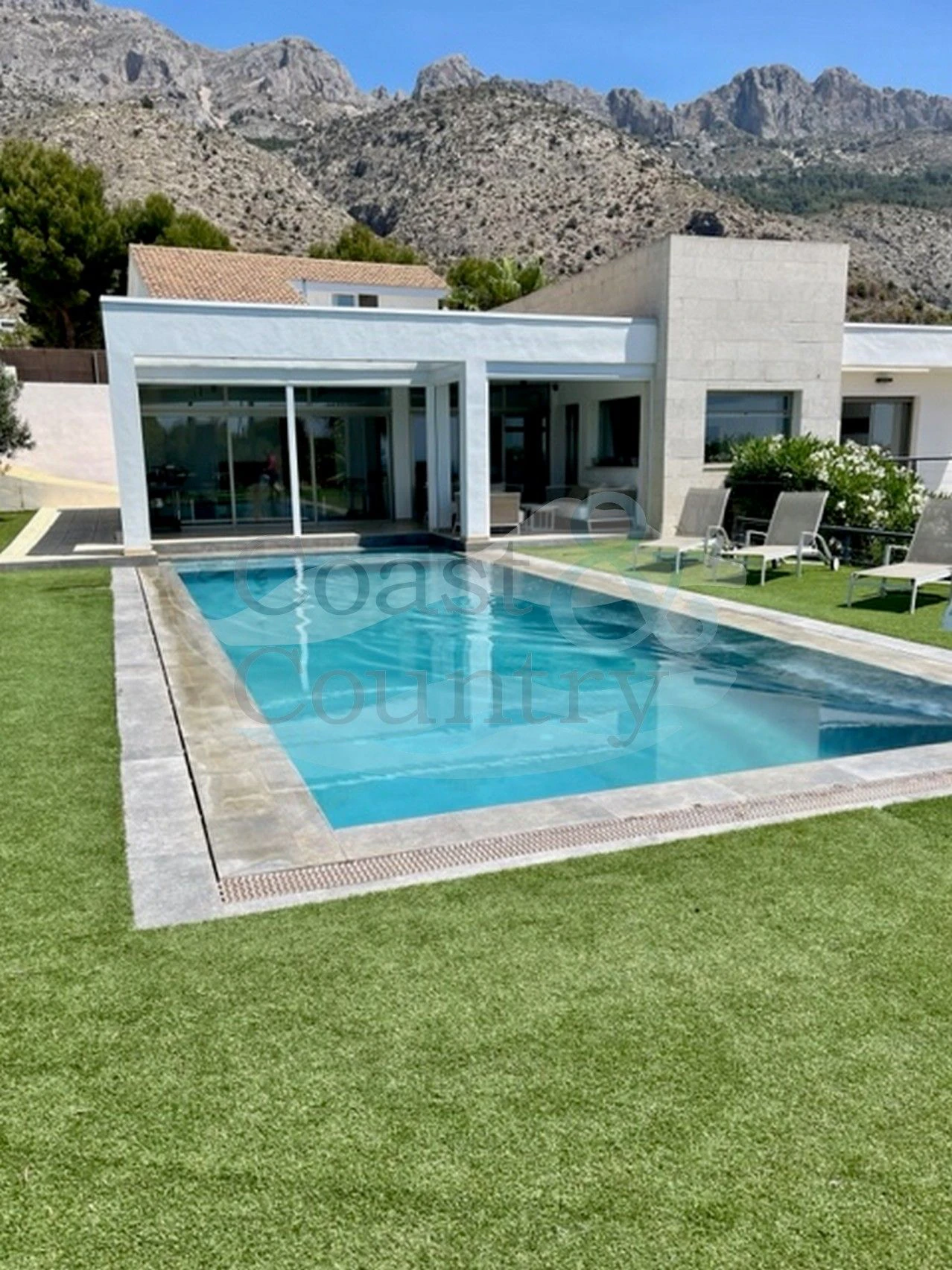 Élégante villa moderne à Altea la Vella vue sur la mer