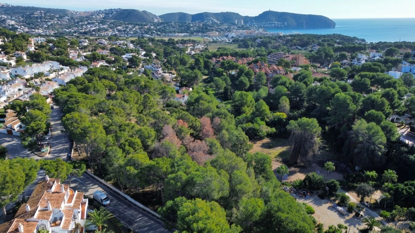 URBAN PLOT IN MORAIRA