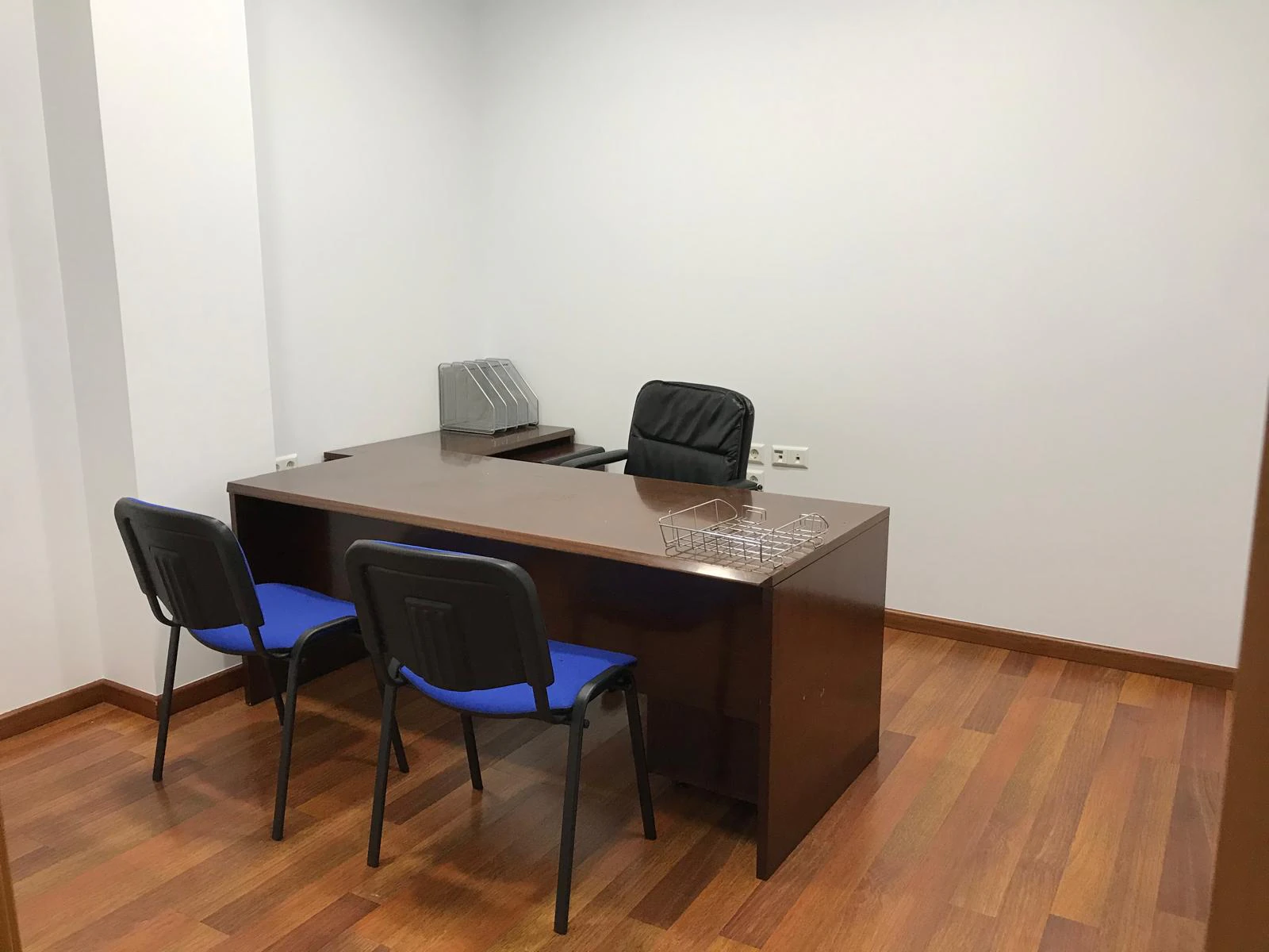 GREAT COMMERCIAL SPACE OPPORTUNITY FOR MULTIPLE USES WITH AN INCREDIBLE LOCATION