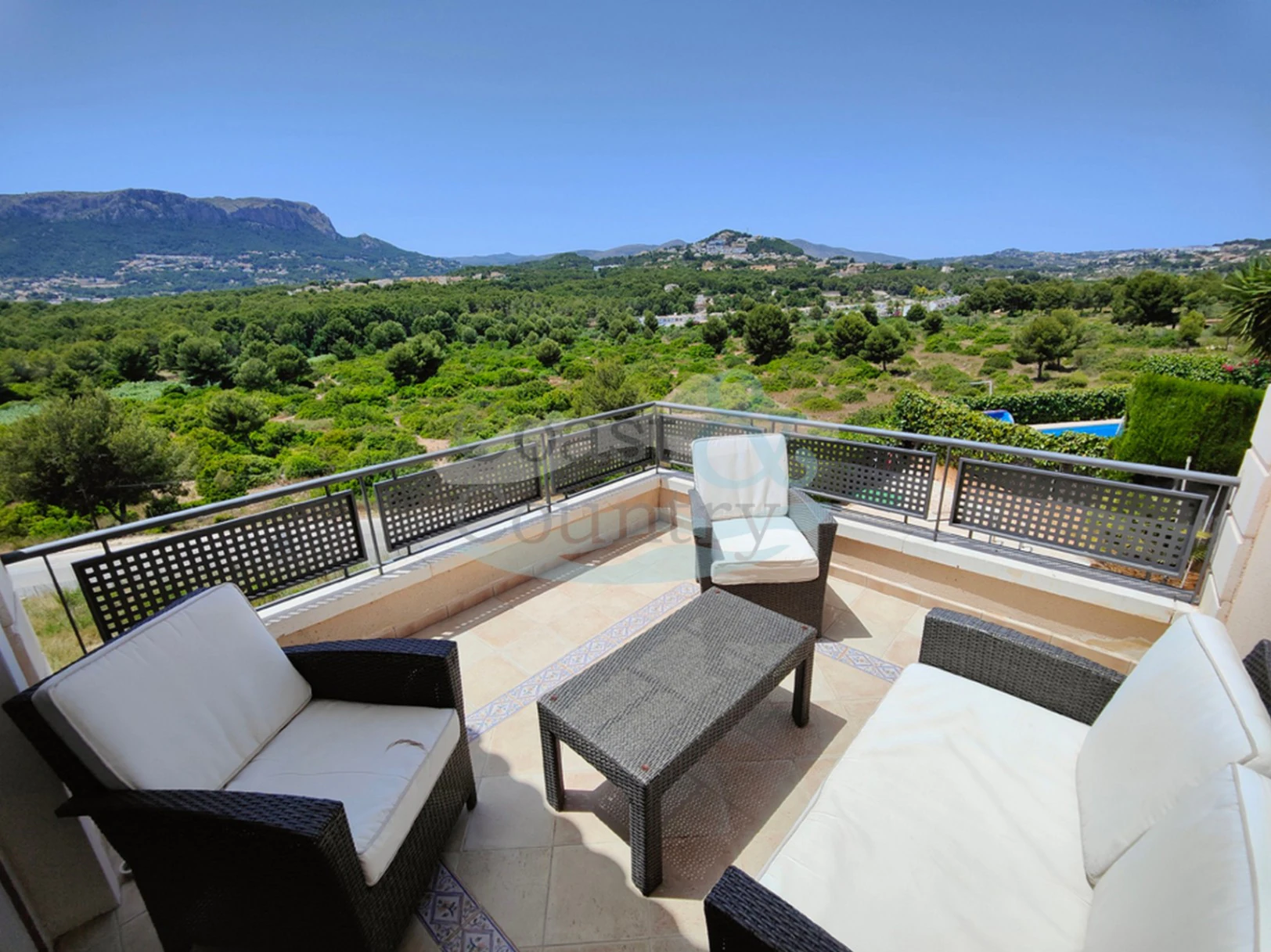 Magnificent modern-style house in Calpe