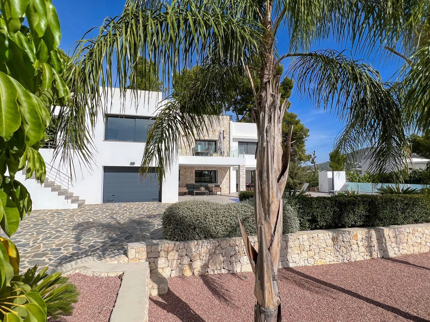 Modern villa for sale with sea view in Moraira