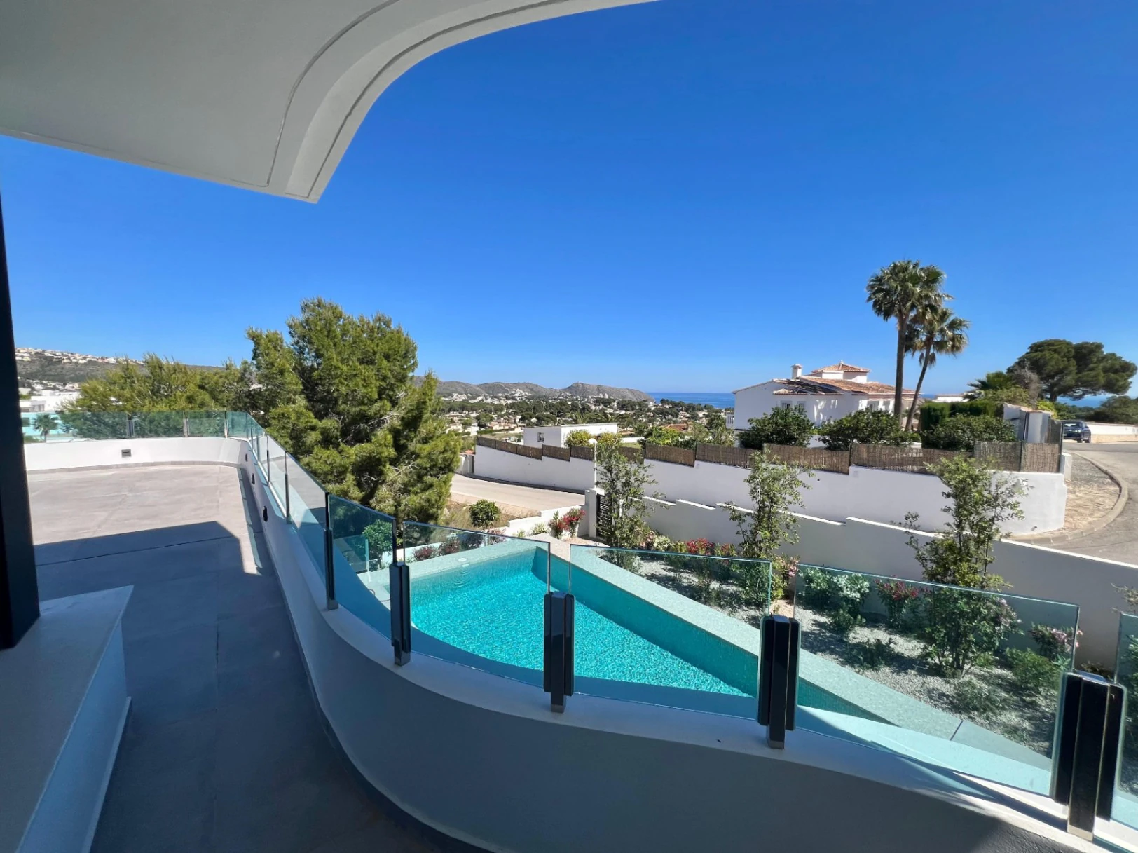 Exclusieve moderne villa te koop in Moraira