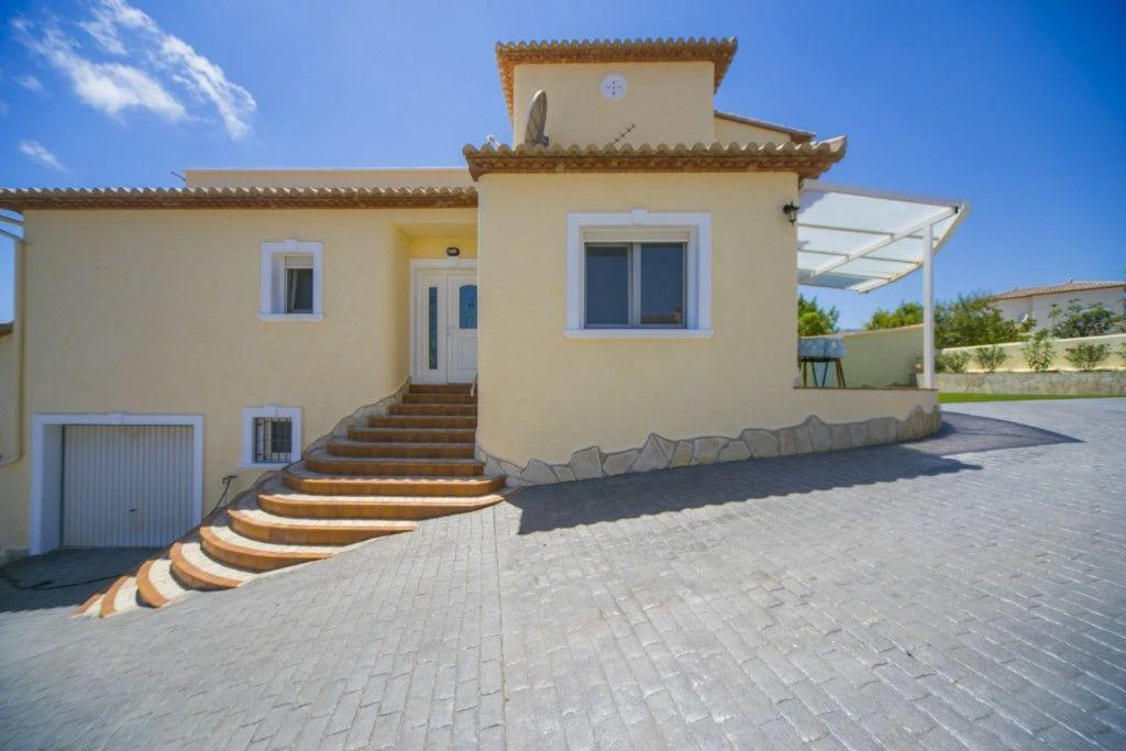 Charming 3-Bedroom Casa with Private Pool in Calpe