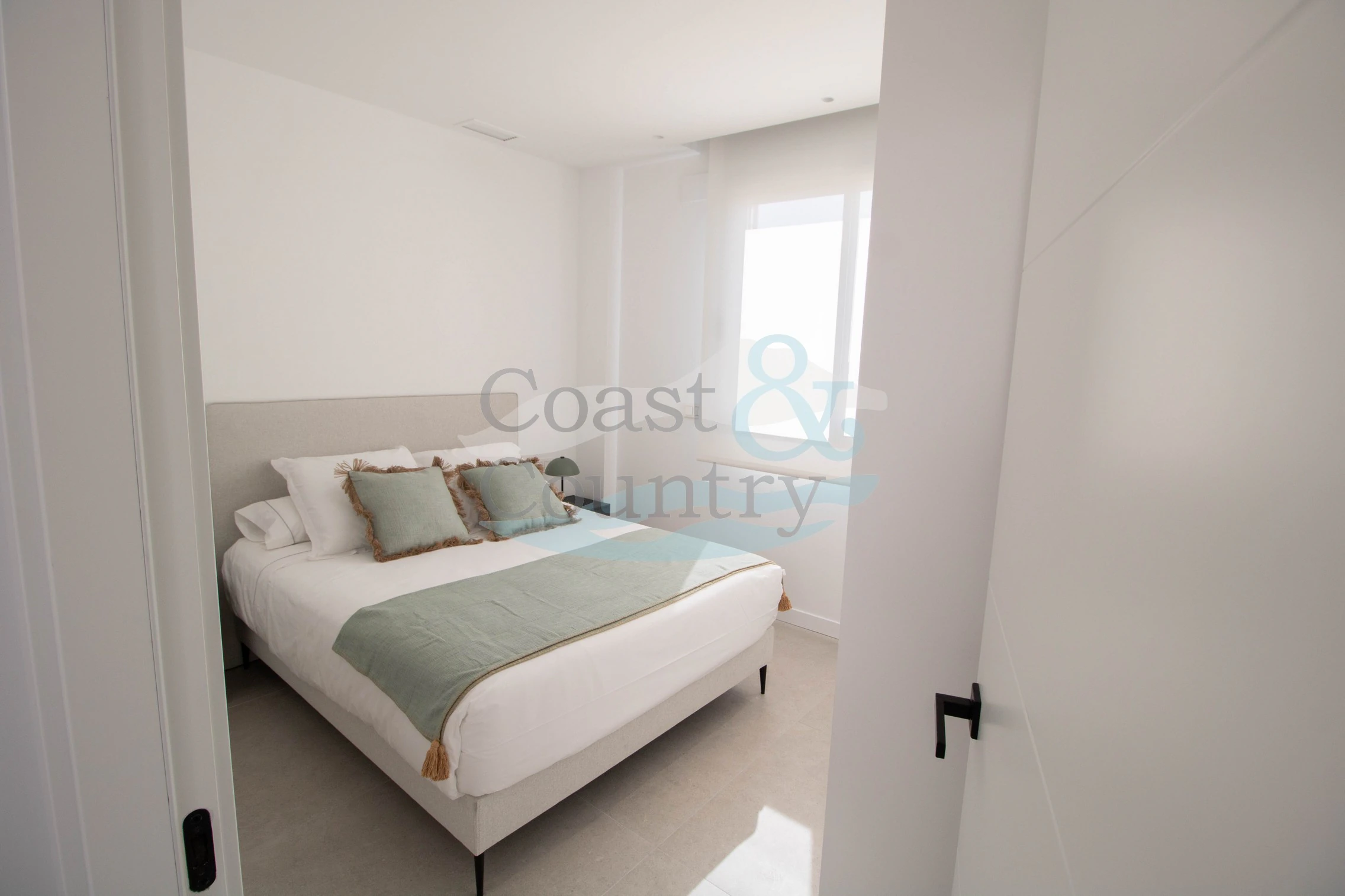 Modern Villa with Pool and Garden in Finestrat